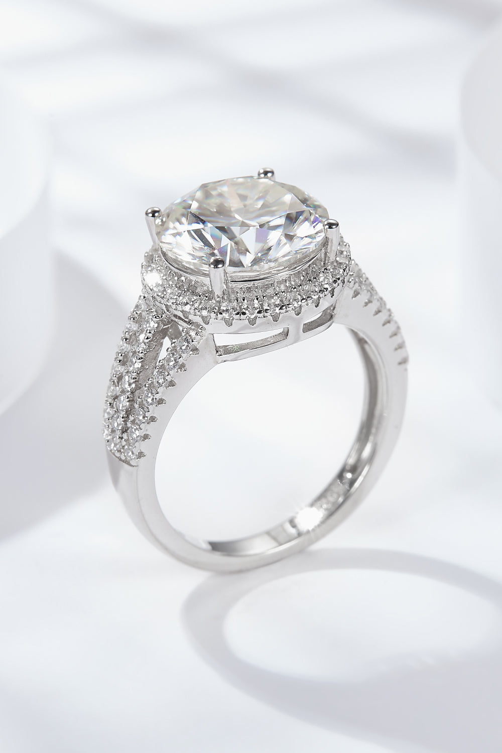 The Amore Ring