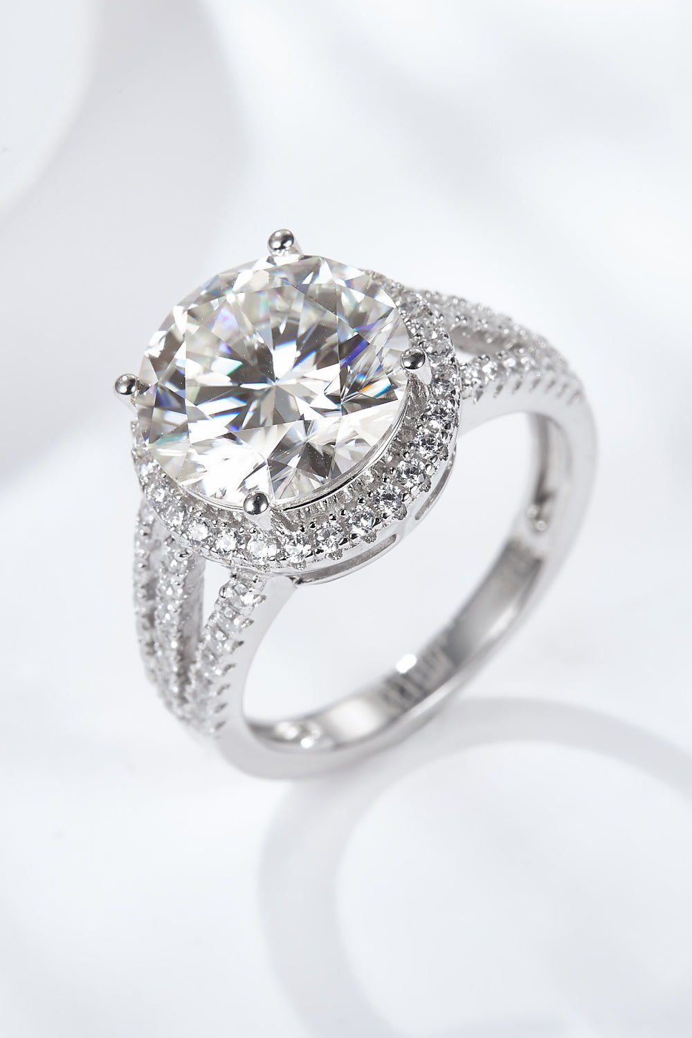 The Amore Ring
