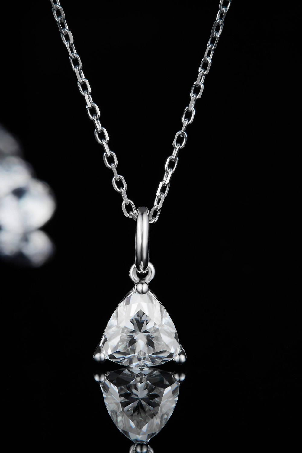The Liora Necklace